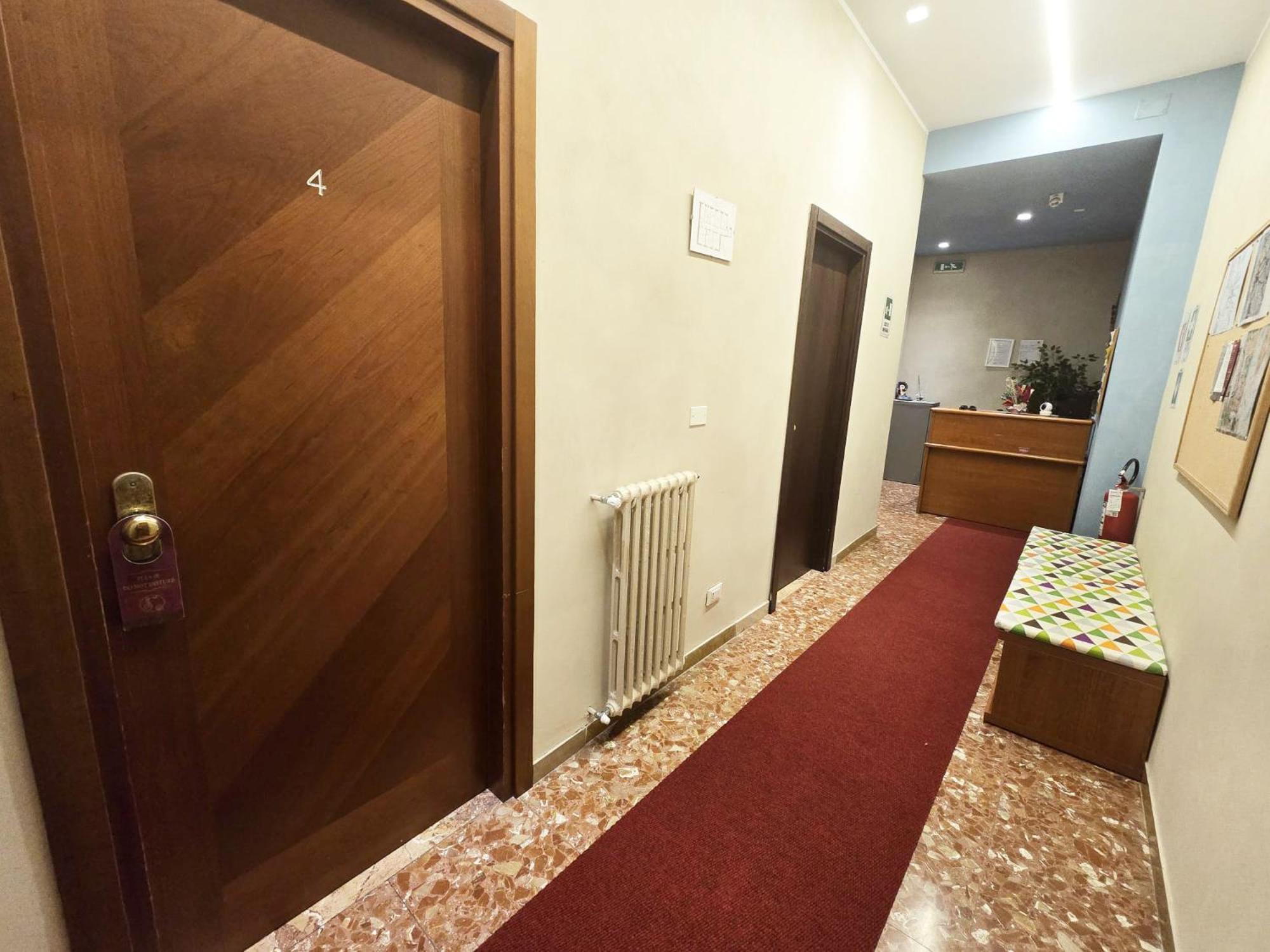Sweet Life Guesthouse Рим Екстер'єр фото